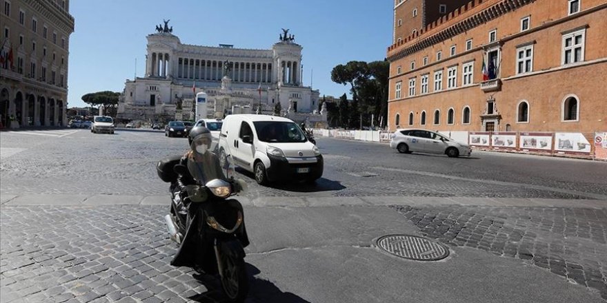 İtalya'da Kovid-19'a bağlı can kaybı 35 bin 28'e yükseldi