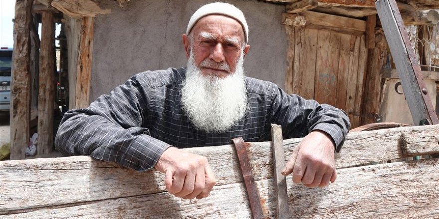 Abdurrahman dedenin 12 parmağı ve 12 marifeti var