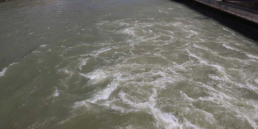 Uzundere Barajı ekonomiye 1 milyar liranın üzerinde gelir sağlayacak