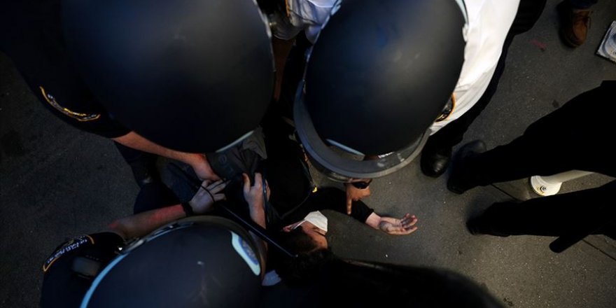 ABD'de polisin aşırı güç kullanmasını engelleyen yasa tasarısı onayladı