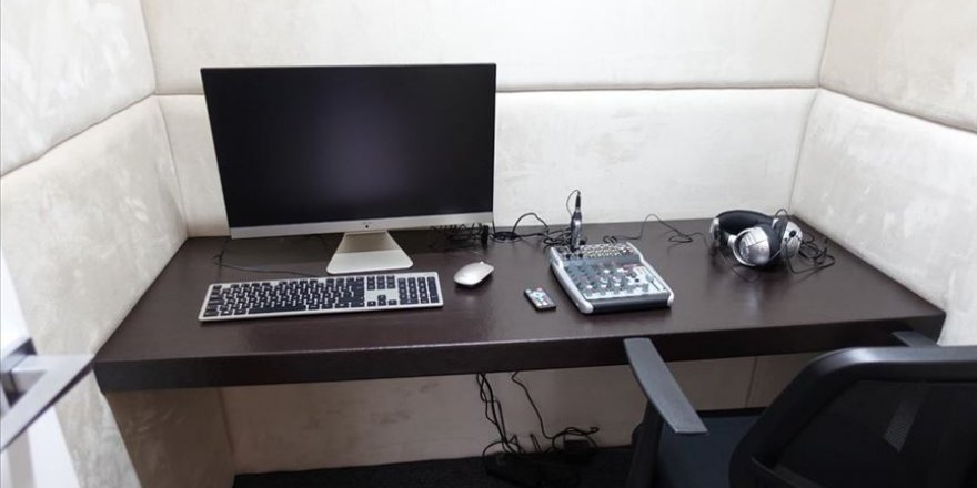 Din görevlileri görme engelliler için 'ses veriyor'