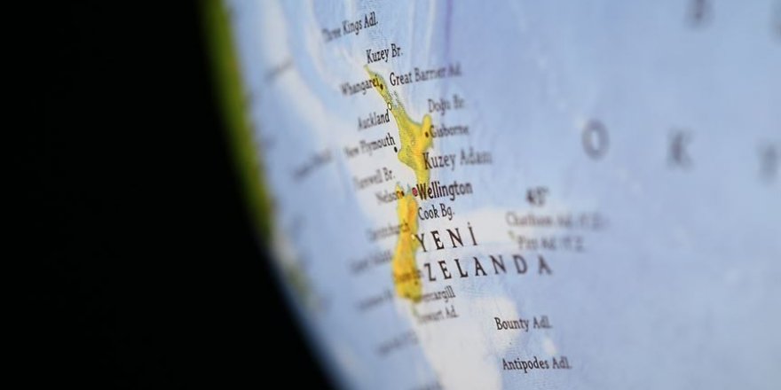 Yeni Zelanda'da şehre adı verilen John Hamilton'ın heykeli kaldırıldı