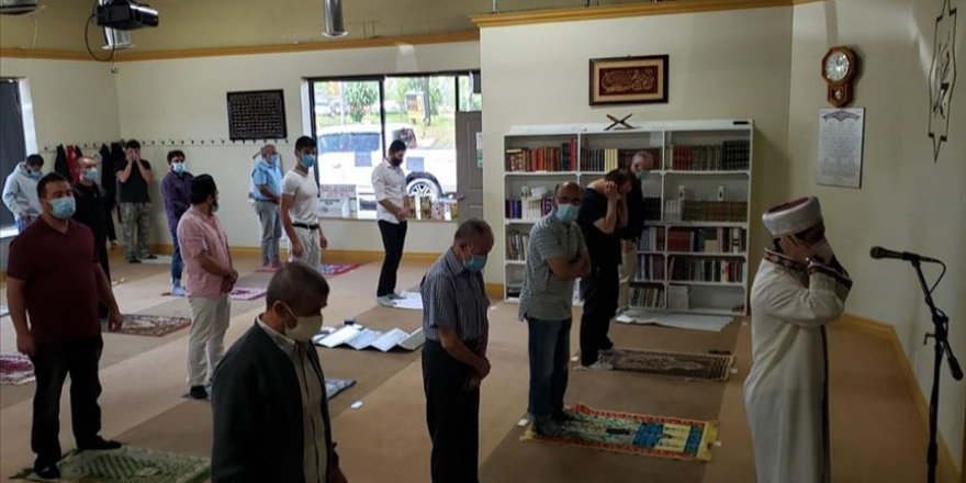 Toronto'daki camilerde Kovid-19 salgını sonrası ilk Cuma namazı kılındı