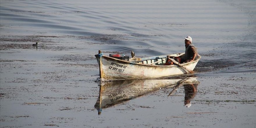 Beyşehir Gölü'nde av yasağının sona ermesiyle ağlar göl sularıyla buluştu