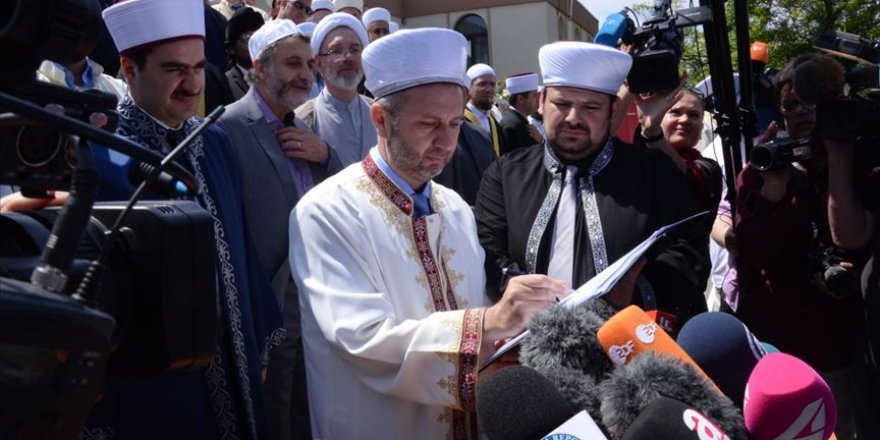 'Korona tehlikeli değil, Kur'an daha tehlikeli' sözleri üzerine toplandılar