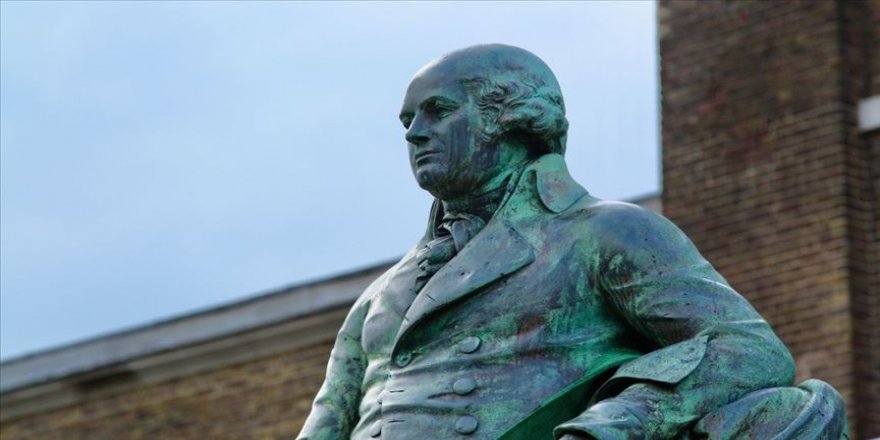 ABD ve Avrupa'da kölelik sembolü heykeller bir bir yıkılıyor