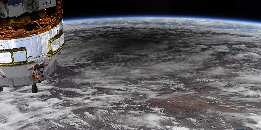 Güneş tutulması ile Dünya üzerinde oluşan gölge uzaydan görüntülendi