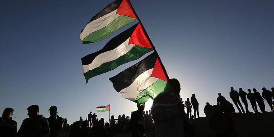 İşgal edilmiş Filistin topraklarında Müslümanlar alıkonuluyor