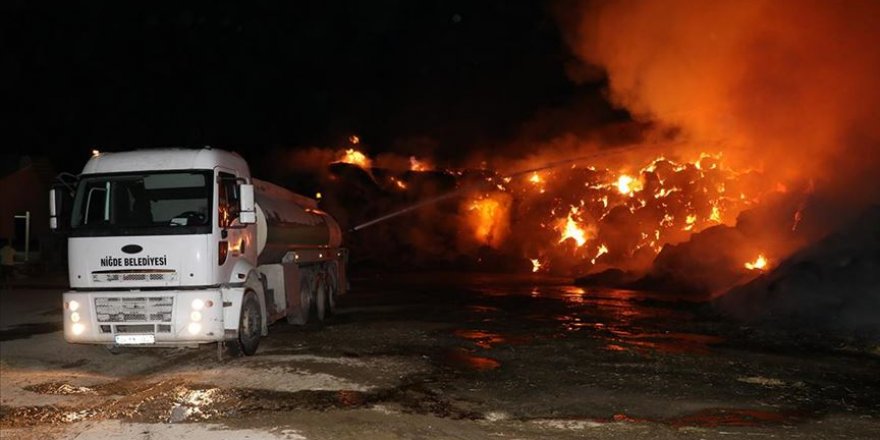 Niğde'de bir hayvan çiftliğinde yangın çıktı
