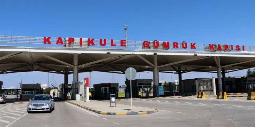 Avrupa'ya açılan sınır kapılarında tır geçiş rekoru kırıldı