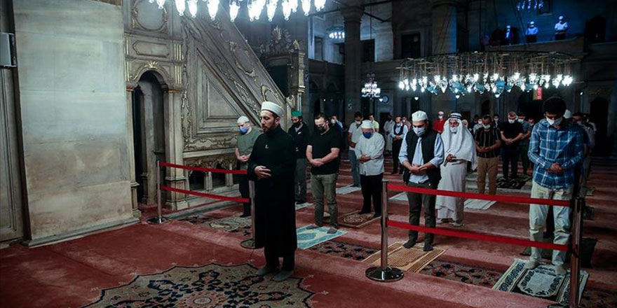 Elhamdülillah, camilerde cemaatle ilk sabah namazı kılındı