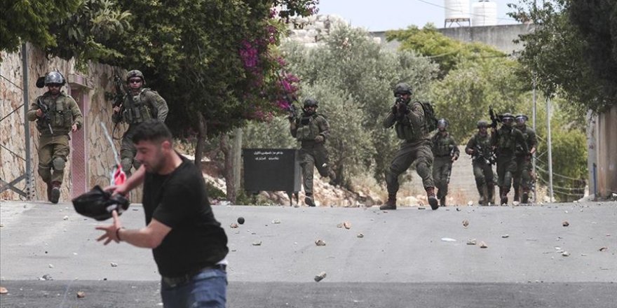 Batı Şeria ve Kudüs'te onlarca Filistinli genç alıkonuldu