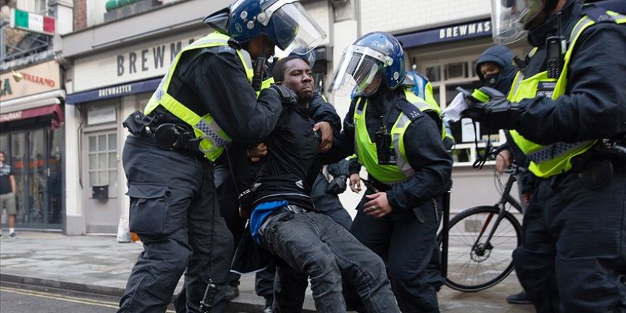 Karantina sürecinde Avrupa polisinin ayrıcılığı ortaya çıktı