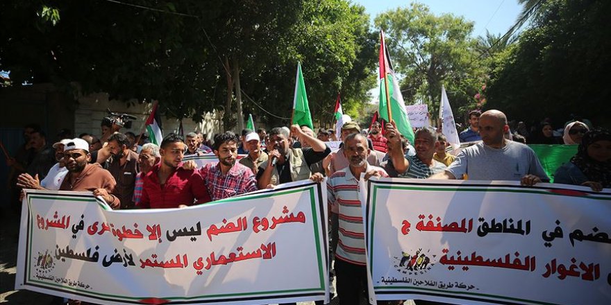 İsrail'in Rahmet Kapısı Mescidi'ni kapatma kararı Gazze'de yüzlerce kişi tarafından protesto edildi