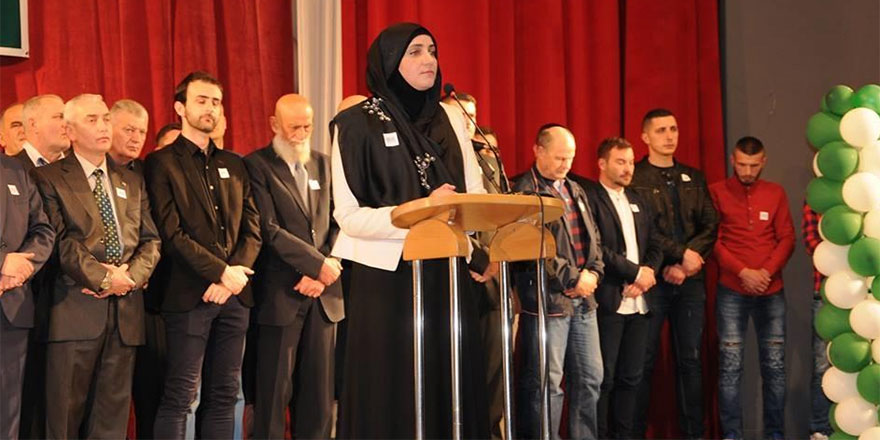 Sırbistan Parlamentosunda başörtülü milletvekili