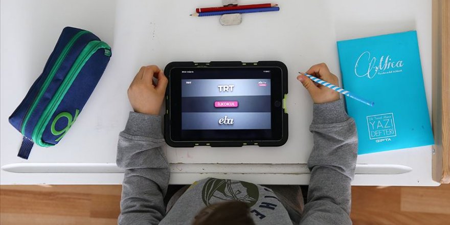 EBA TV öğretmenleri 10 ayda 10 bin ders videosuyla rekora imza attı