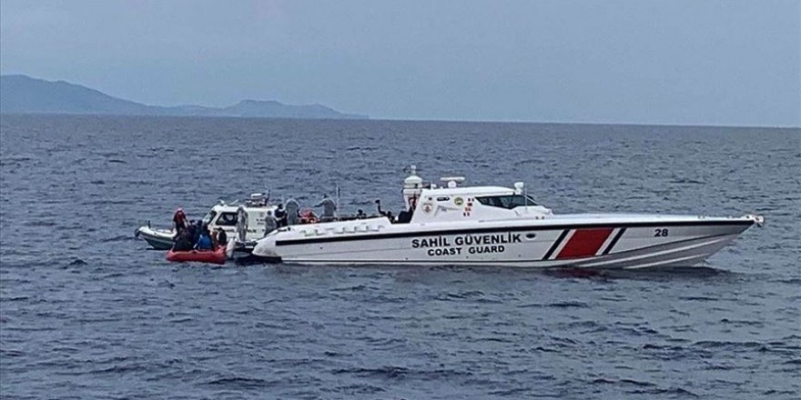 Sığınmacıları taşıyan bot battı