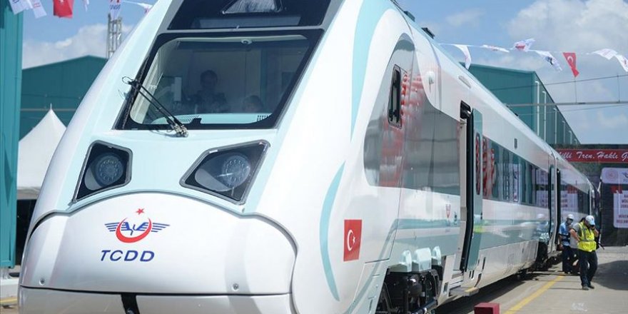 Milli elektrikli trenin fabrika testleri başladı