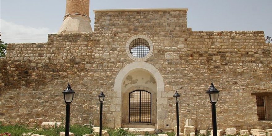Alaaddin Camisi 700 yıllık tarihin izlerini bünyesinde barındırıyor