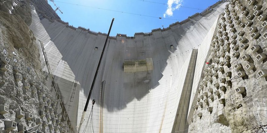 Yusufeli Barajı'nın gövde yüksekliğinde 244 metreye ulaşıldı