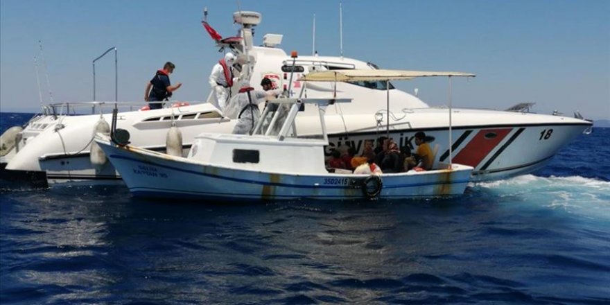 Türk karasularına itilen 58 sığınmacı kurtarıldı