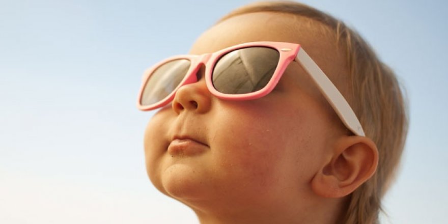 8 adımda çocukları güneş çarpmasından koruyun!