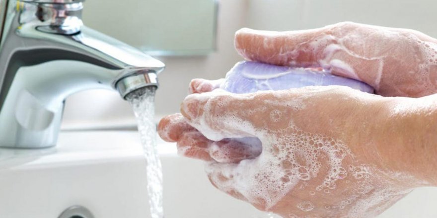 Elleri tahrişten korumak için kalıp sabun kullanın