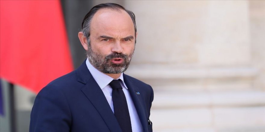 Fransa Başbakanı istifasını Macron'a sundu