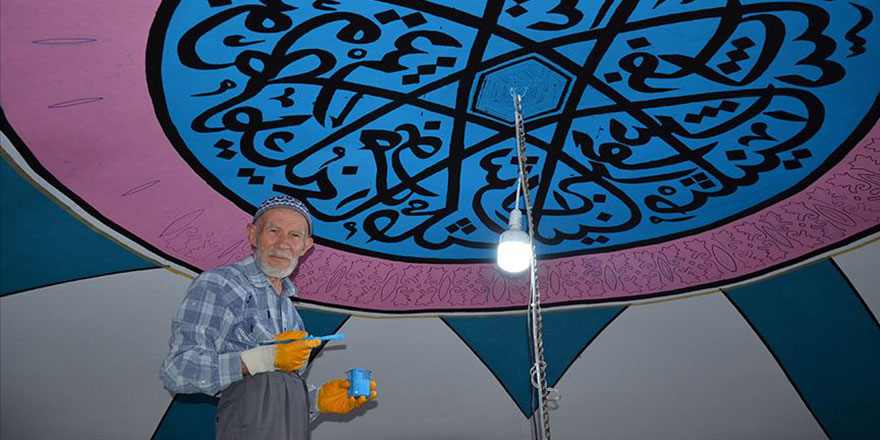 75 yaşındaki İbrahim dede camileri nakışlarla süslüyor