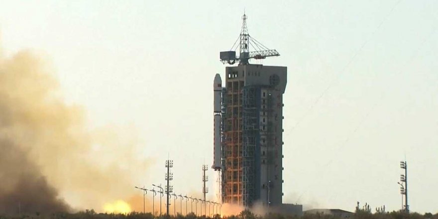 Çin uzaya yeni bir uydu fırlattı