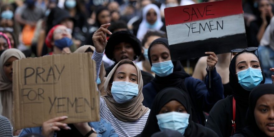 Yemen'e yönelik saldırılar İngiltere'de protesto edildi