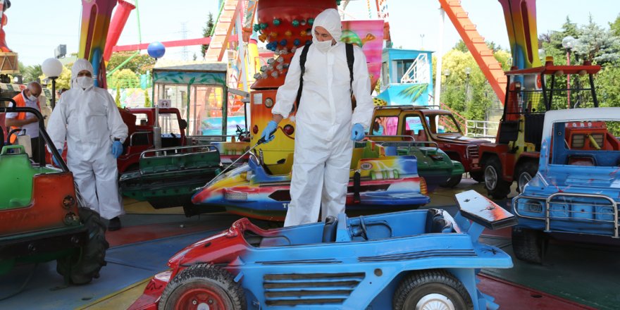 Lunapark ve tematik parklar Kovid-19 tedbirleriyle açıldı