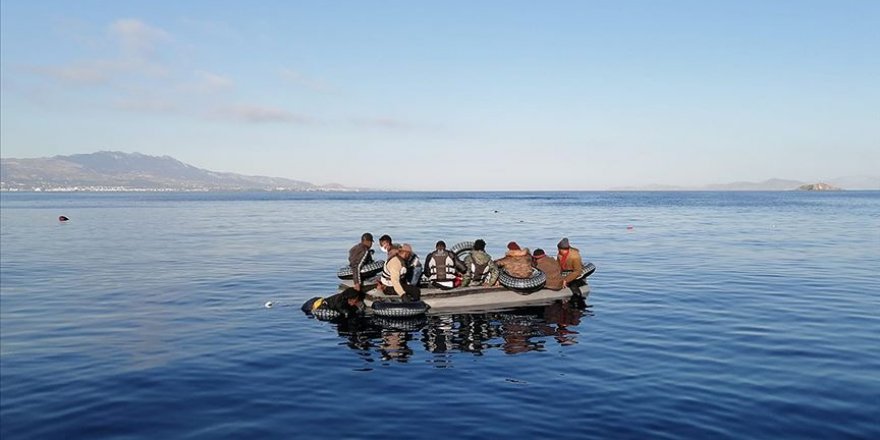 Türk kara sularına geri itilen 60 göçmen kurtarıldı