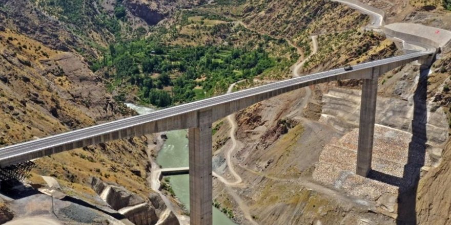 Türkiye'nin en yüksek köprüsünün açılışı yapıldı