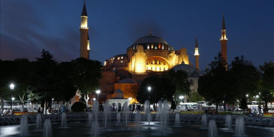 Ayasofya'ya imam olarak bir profesör atandı