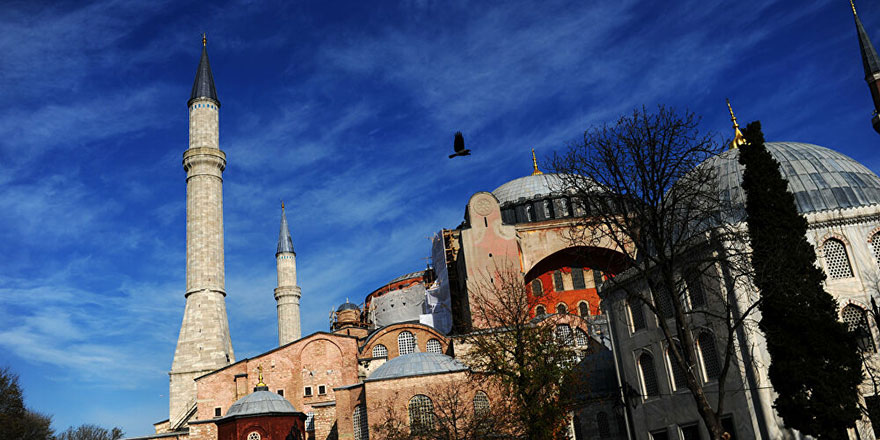 Ayasofya'nın ibadete açılması başka ülkelerdeki Müslümanları da sevindirdi