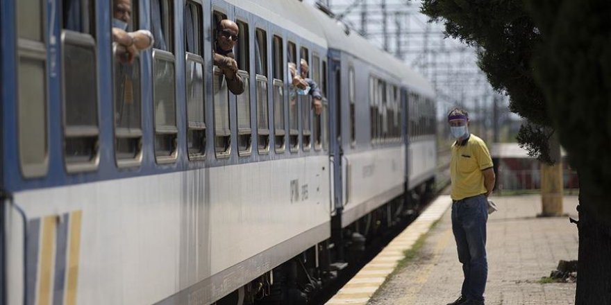 Türkiye'ye getiren yılın ilk "arabalı tren"i Kapıkule'den giriş yaptı