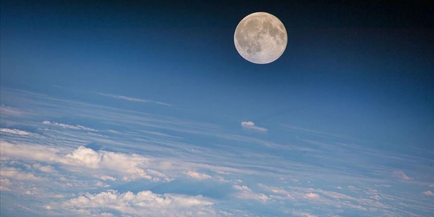 Ay 85 milyon yıl daha gençmiş