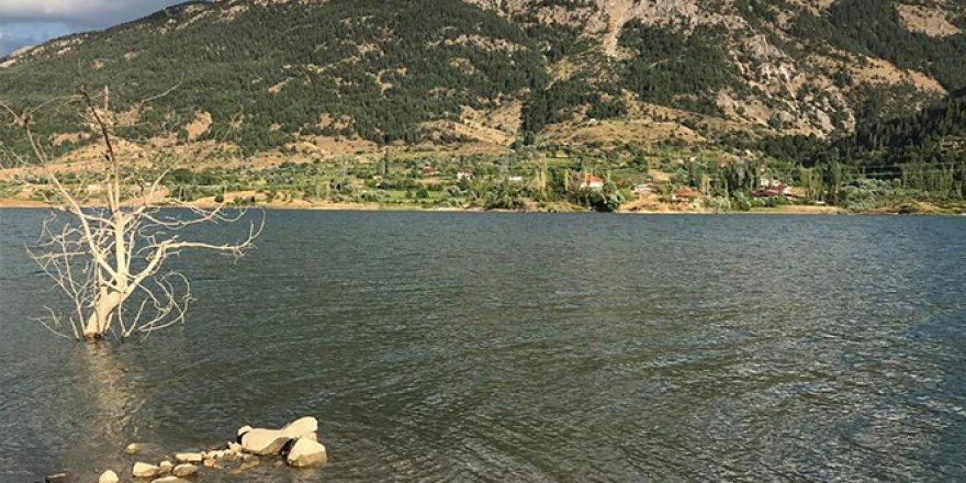 Sular altında kalan köy, fotoğraf meraklılarının uğrak yeri oldu