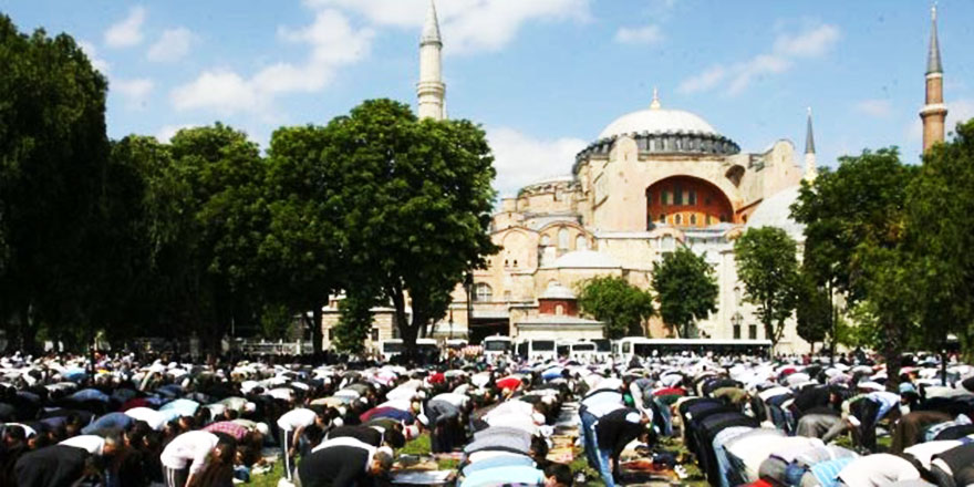 Ayasofya içindeki ilk namaza kaç kişinin alınacağı belli oldu