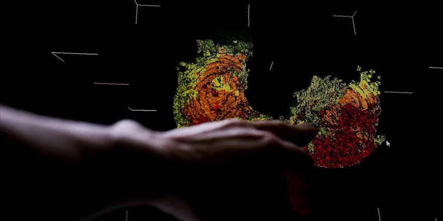 Kovid-19'u Evdeki yaşı büyük çocukların bulaştırma riski daha fazla