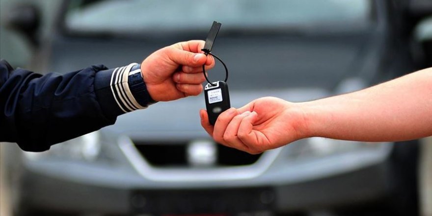 Kiralık araç almadan önce fotoğraf çekilmesi gerekiyor