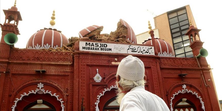 Yeni Delhi’deki tarihi cami Muson yağmurları nedeniyle zarar gördü