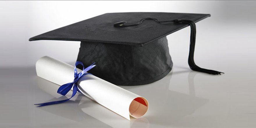 Kovid-19 sebebiyle AÜ Tıp Fakültesi öğrencileri tedbirlerle mezun oldu