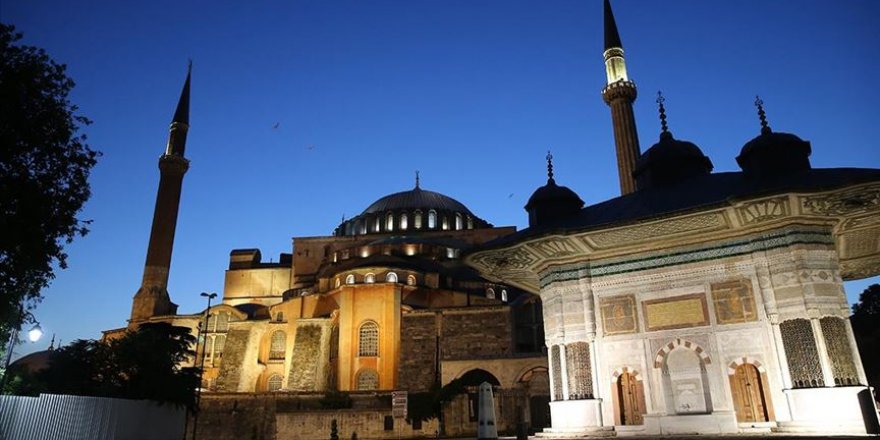 Ayasofya-i Kebir Camii'nin açılışı için hazırlıklar yapılıyor