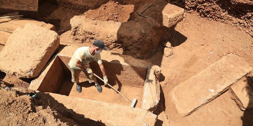 Muğla' da 2 bin 400 yıllık mezar kalıntıları bulundu