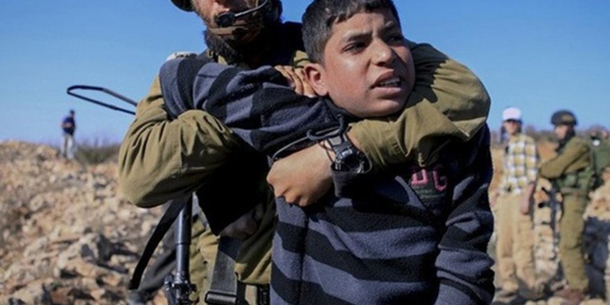 İşgalci İsrail her yıl 500 ila 700 Filistinli çocuğu yargılıyor