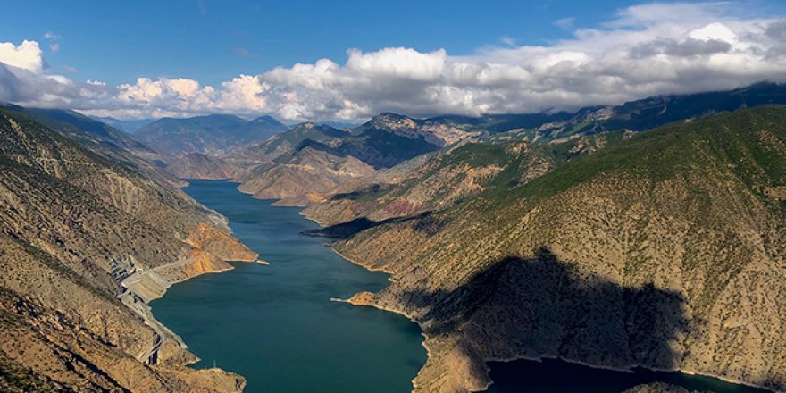 Etkileyici görünümü ile Çoruh nehri
