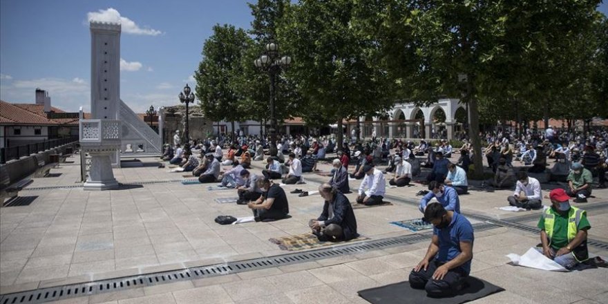 Bilim Kurulu Üyesinden bayram namazı uyarısı