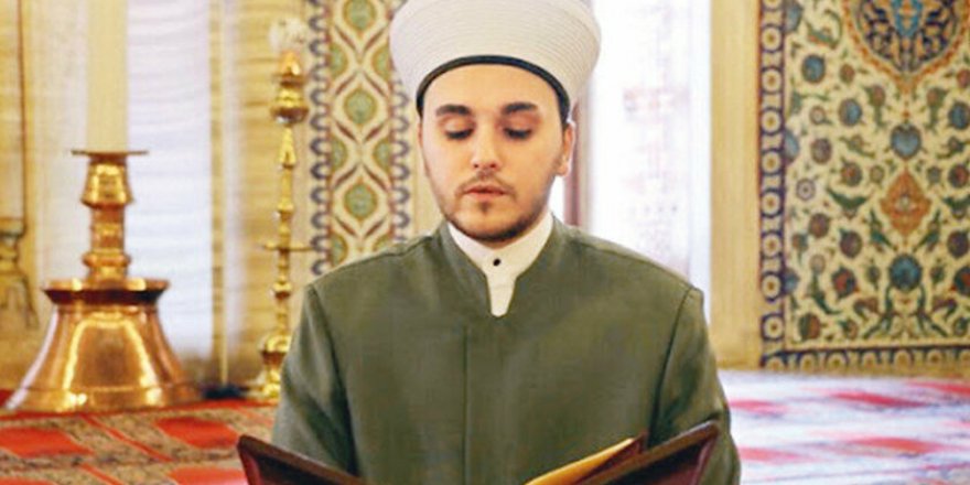 Ayasofya'daki ilk ezanı ağlayarak okudu